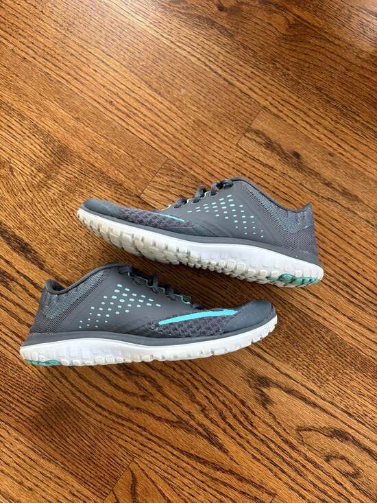 Nike - Picture 3 of 7